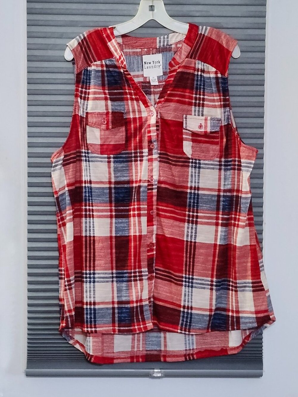 New York Laundry womans plaid sleeveless blouse   size 3X